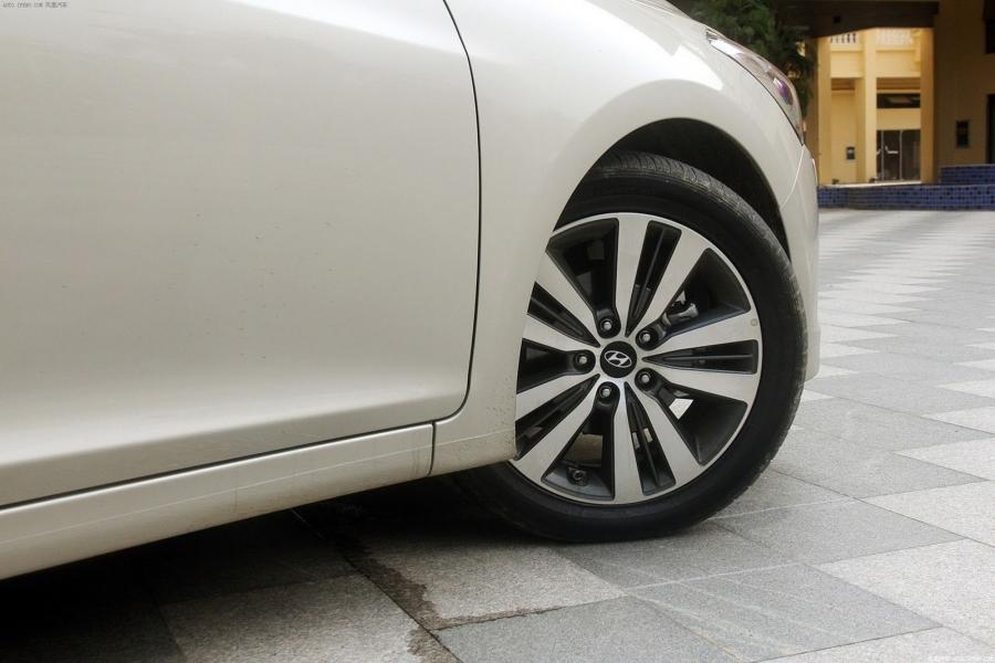 Детали экстерьера Hyundai Mistra 2014 года  (CN) (фото 14 из 44)